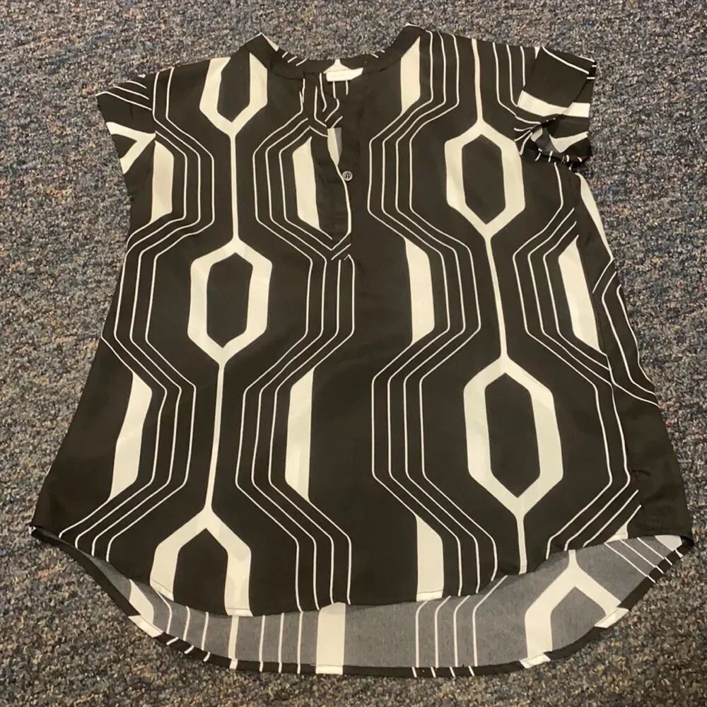 New York & Company Black and white Blouse sz. S